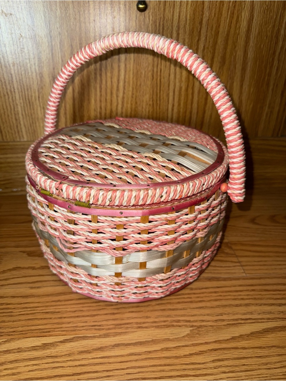 VTG Sewing basket with pink satin-lined interior made in Japan